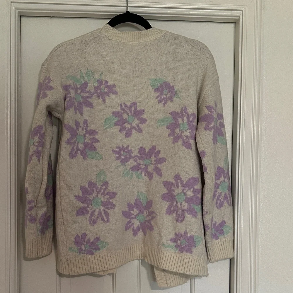 Floral Women's Cardigan in Cream and Purple - Picture 5 of 6